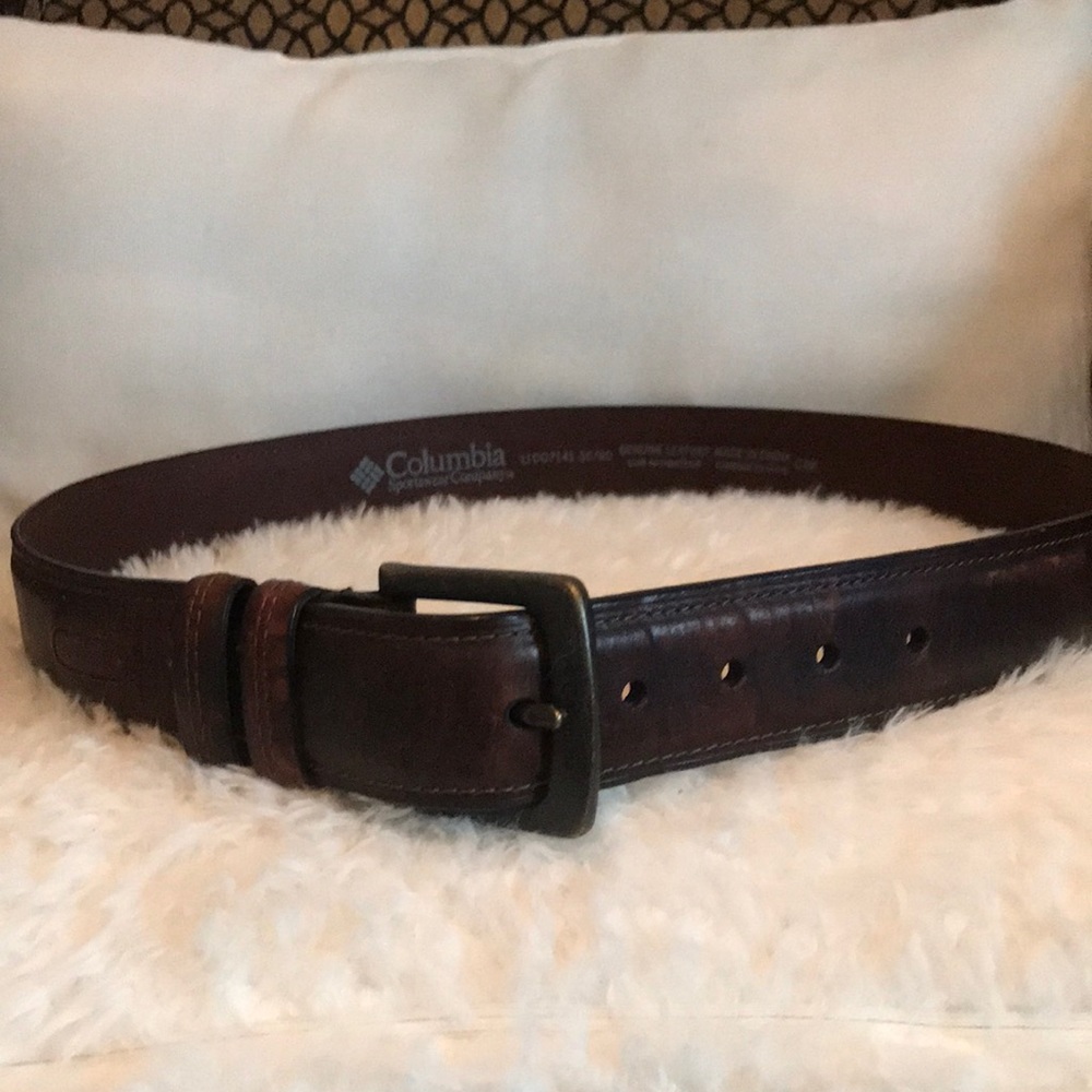Columbia  Genuine Leather mens belt NWOT